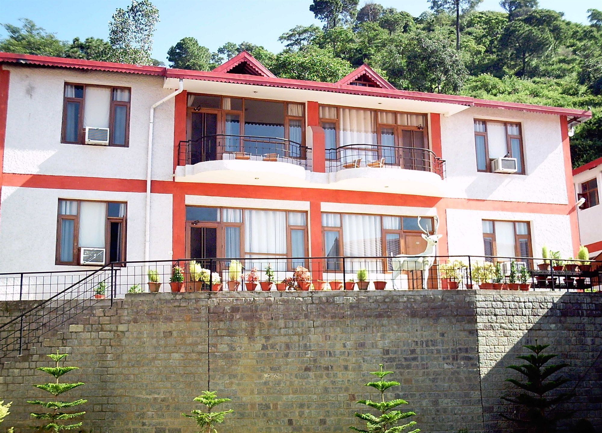 The Fern Surya Resort Kasauli Hills, Dharampur Kültér fotó